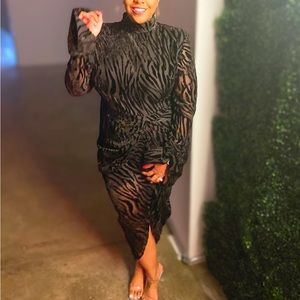 Worn once. So flattering. This will turn heads at any party or dressy event.